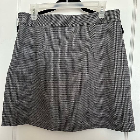 High-Waisted A-Line Mini Tweed Skirt - Picture 2 of 7